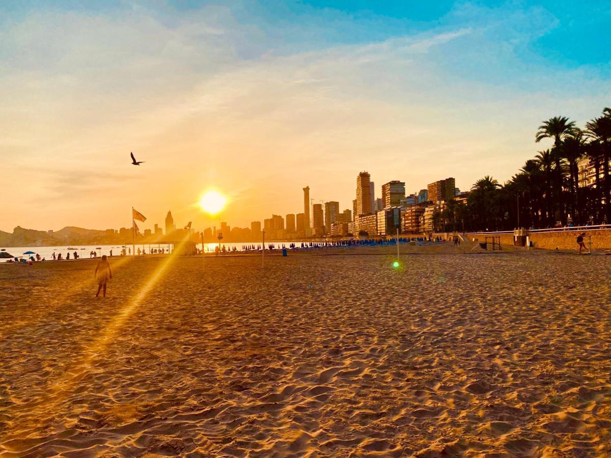 Sunset Waves Benidorm Sea View Apartment Luaran gambar